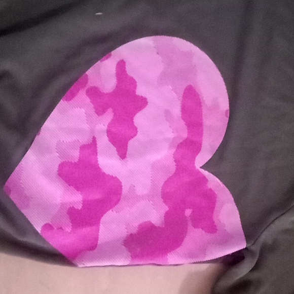 I'm selling like a sweatshirt thing that goes over a shirt - Picture 1 of 5